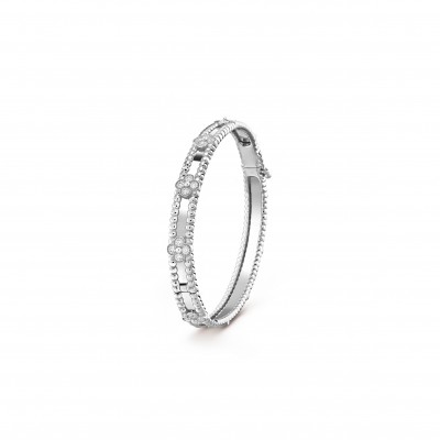 VAN CLEEF ARPELS PERLÉE SWEET CLOVERS BRACELET, EXTRA SMALL MODEL - WHITE GOLD, DIAMOND  VCARP6X800